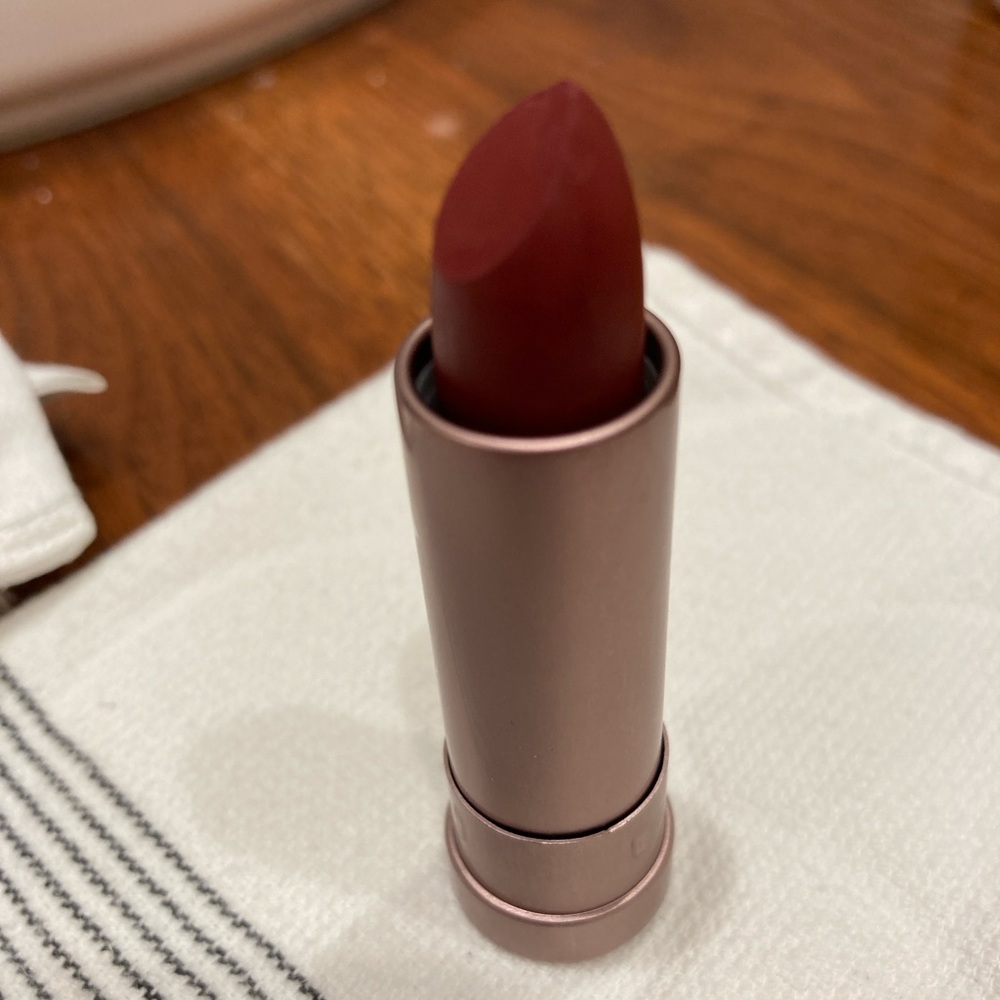 100% pure lipstick in Garnet